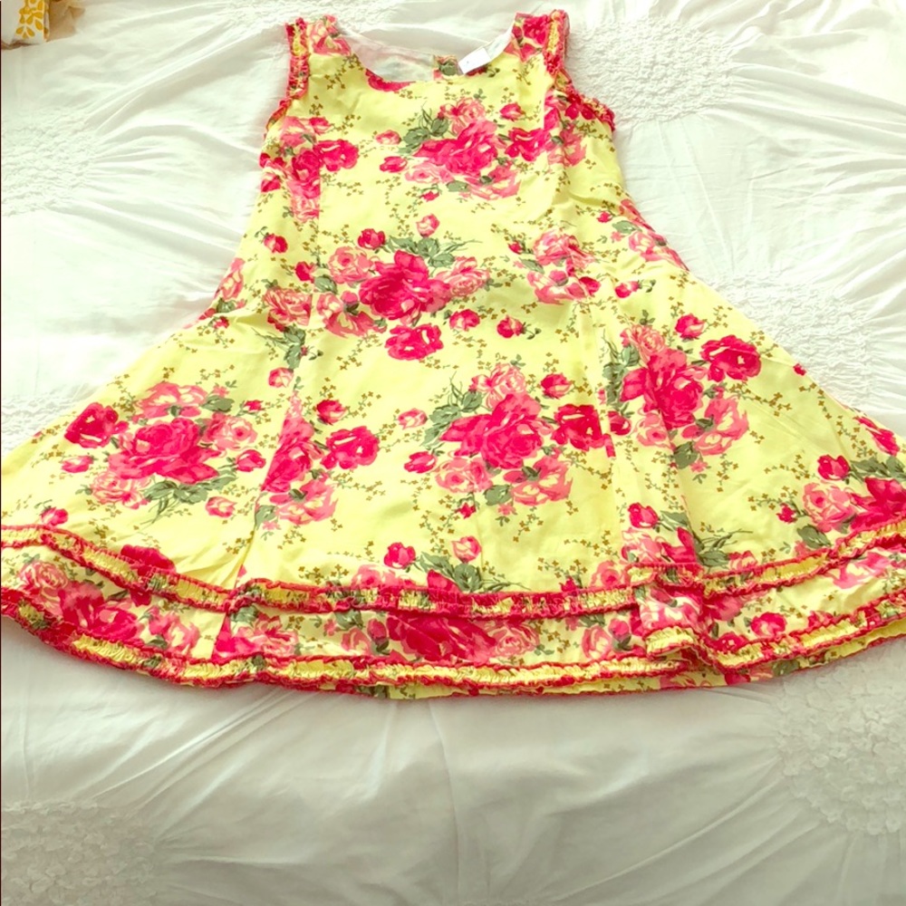 Floral cotton dress.